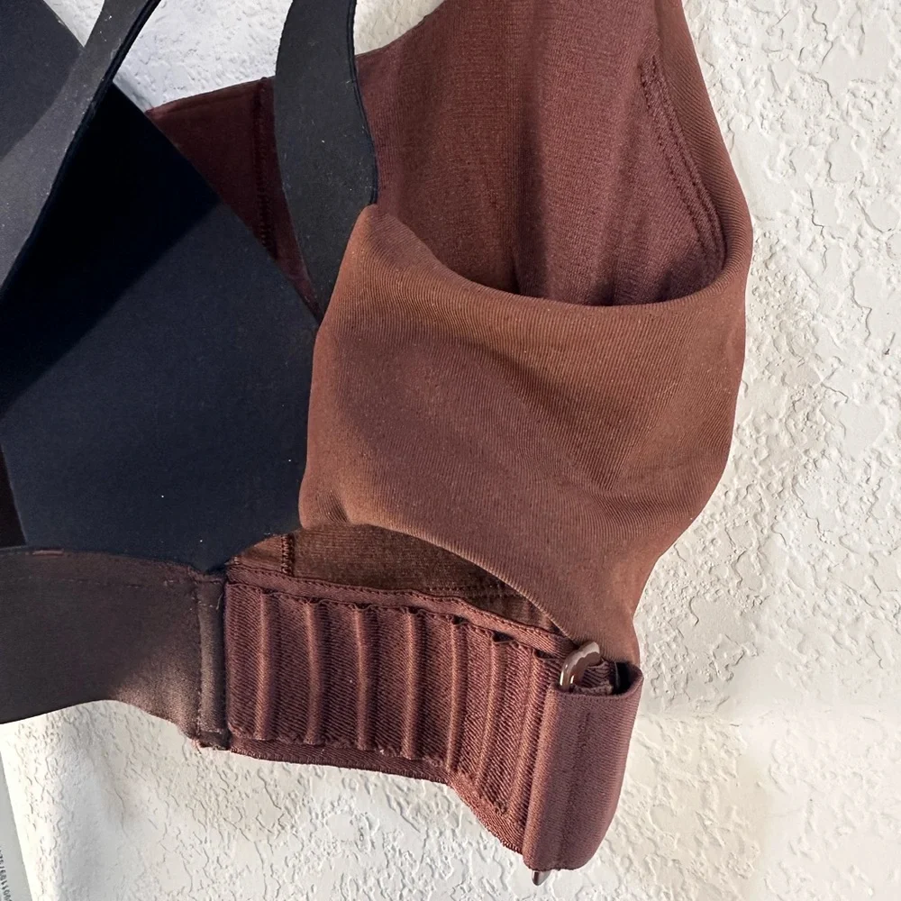 Lululemon LAB Esker Bra Sz 2‎